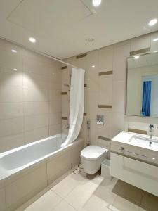 Luxury 2 Bedroom Apartment with Sea Views & Private Beach Access