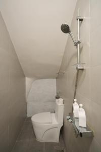 Home of Serenity - 3 BR & 3 baths - 1 to Hoan Kiem Lake & Old Quarter