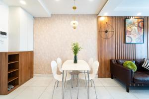 Elegant 2 bedroom- good location- yolohomesaigon- terra