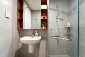 Elegant 2 bedroom- good location- yolohomesaigon- terra