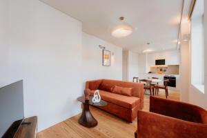 Mary Orange - NO 232 1 - Stylish & Bright Two-Bedroom Apartment