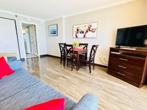 1037 Azure Bliss Oceanfront Condo Sleeps 6