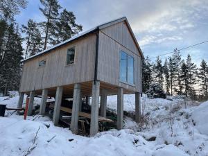 Guest house and sauna with lake view