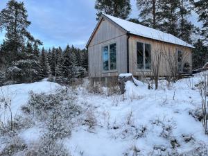 Guest house and sauna with lake view