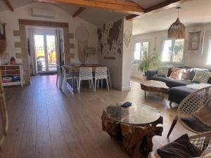 Maisons de vacances Ideal pour vos vacances Villa avec piscine et jacuzzi a 15 min de la plage : photos des chambres