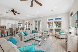 30A Best, Private Heated Pool, 2 min walk to beach