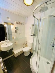 Central Bruges Home with 4 Ensuites