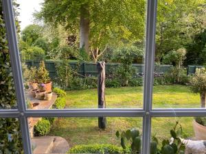 6 Northfields Close Family Household