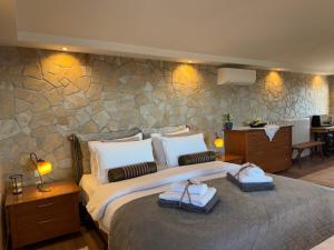 Inu # Wait N Sea, Jacuzzi, Luxury Stone House