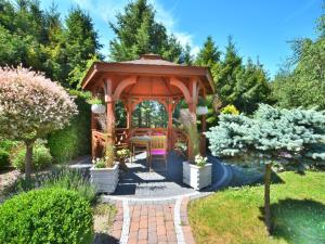 Holiday apartment, 3 bedrooms, garden, S owino