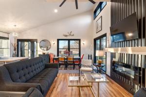 Private and Modern Near river and wildlife refuge