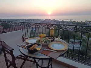 Sunset Balcony - Vríses