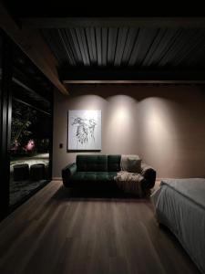 2 Escape to an elegant and comfortable private room