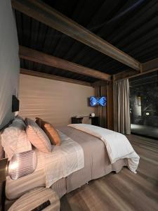 2 Escape to an elegant and comfortable private room