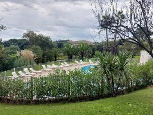 Bagatelle Studio 3étoiles rez de jardin Axelle LocAppart