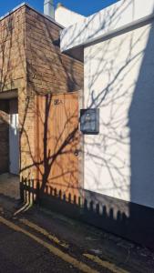 The Cozy corner studio, FREE Parking, central location