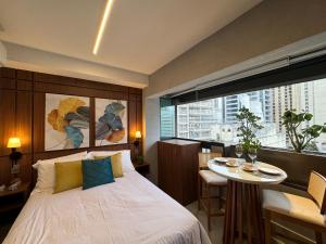 Studio Rua Pamplona, Paulista