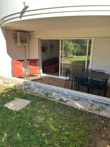 Super Comfy Port Fréjus Piscine 2 chambres 6 personnes