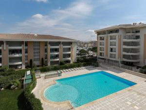 Super Comfy Port Fréjus Piscine 2 chambres 6 personnes