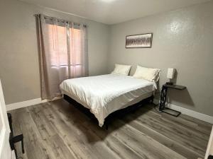 Sparkly Downtown Apt with Free Parking