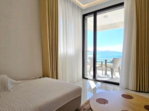 Jonas Luxury Saranda Escape