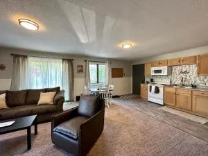 Winter Wonderland Chalet at Powderhorn Mountain - 艾恩伍德