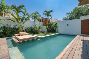 Villa Lounes 2 - Walking Distance to Luna Beach Club