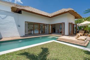 Villa Lounes 2 - Walking Distance to Luna Beach Club