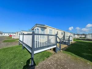Homely Caravan With Decking At Manor Park, Hunstanton Ref 23036C - Ubytování bez kategorie ve městě Hunstanton