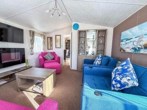 Homely Caravan With Decking At Manor Park, Hunstanton Ref 23036C