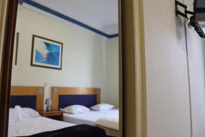 Family Room with Shared Bathroom room in Midis Alojamento Local