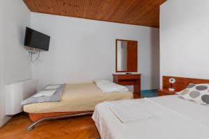Apartments with parking space Tucepi, Makarska - 20878