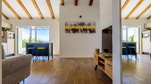 Apartments with WiFi Bol, Brac - 23862