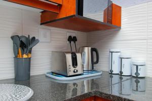 Enitre House! Long Stay! Relocating! Business!