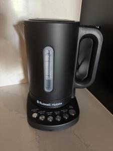 Midnight Luxe 2BR 2Bath Apartment 408 in the heart of Braddon Pool Sauna L4 Views Secure Parking Wine WiFi