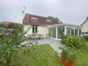 Pleasant holiday home near the D-Day beaches - 阿罗芒什莱班