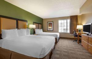 One Bedroom Suite with 2 Queen Beds - Non-Smoking room in Extended Stay America Suites - Washington DC - Rockville