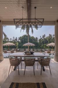 Luxury 6BR Ubud Villa River View Pool and Jungle