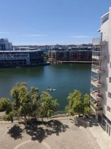 Water front apartment-Ocean Palace - Tyger Valley