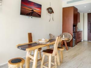 Luxury Studio – Stunning Pool View & Amenities