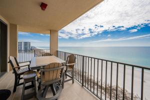 Phoenix X 1017 condo