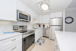 Phoenix X 1017 condo