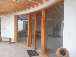 Casa de Adobes - La Compañía