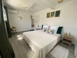 Chambre double bas de Villa - Poste Colon