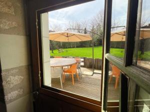 Maisons de vacances Gite paisible avec jardin a Chedigny - FR-1-381-611 : photos des chambres