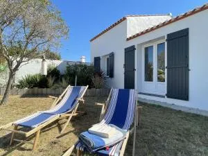 Maison de Vacances Confortable près des Commerces et Plage - 4 Personnes, Terrasse Privée - FR-1-224B-242 - LʼÉpine