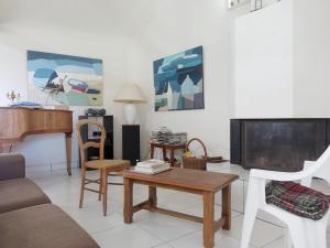 Maisons de vacances Maison spacieuse a 400m de la plage des Govelins, vue mer - FR-1-639-138 : photos des chambres