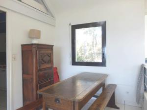 Maisons de vacances Maison spacieuse a 400m de la plage des Govelins, vue mer - FR-1-639-138 : photos des chambres