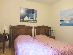 Maisons de vacances Maison spacieuse a 400m de la plage des Govelins, vue mer - FR-1-639-138 : photos des chambres