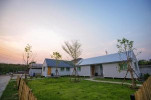 Barn Sampran Resort บ้านสามพรานรีสอร์ท